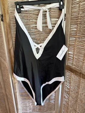 Swimsuits For All Black and White Plunge One-Piece Swimsuit